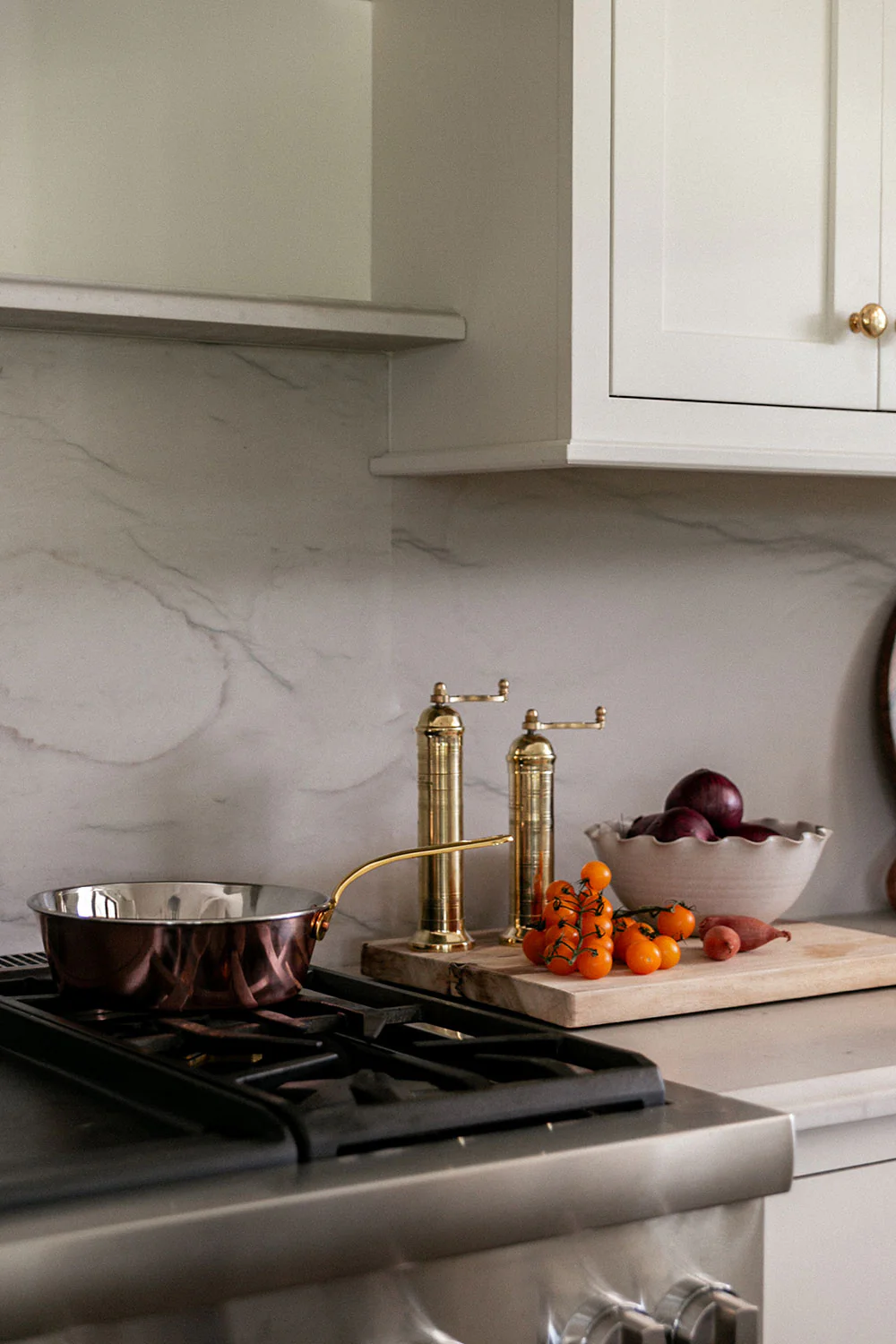 roan-iris-kitchen6_2c459bc2-bfe8-4199-a558-f936d8bc55d3_1080x